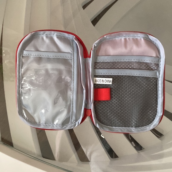BNIP Small Red First Aid Zipper Bag⛑ - Picture 5 of 9